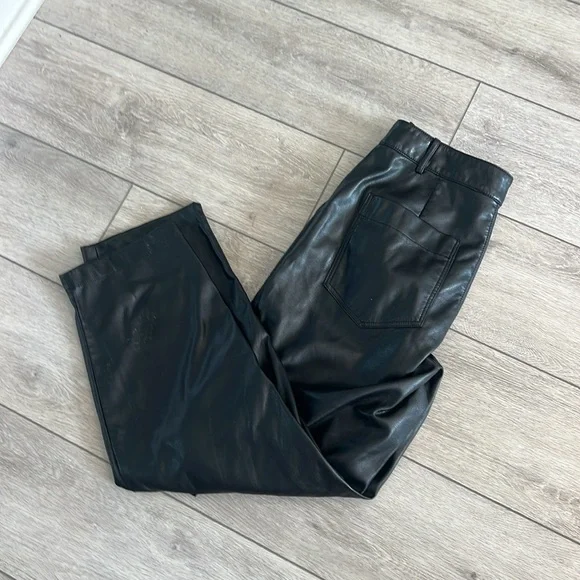 7 for All Mankind Black Faux Leather Cargo Pants size medium - Picture 10 of 10